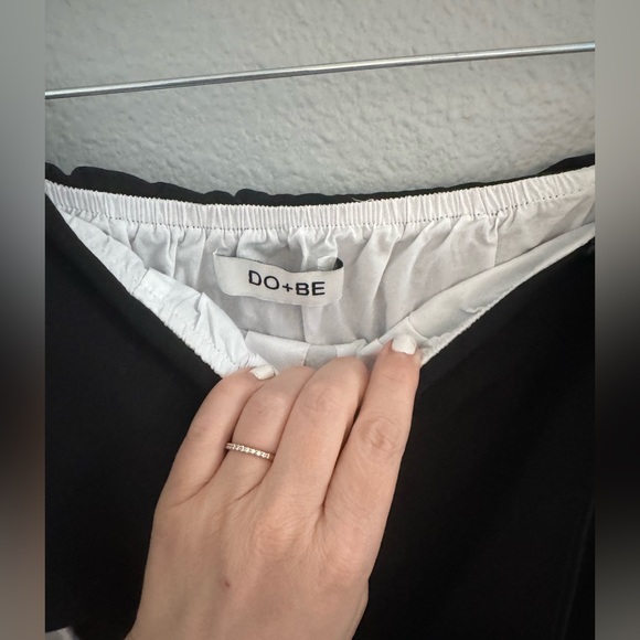 Perfect condition! Elegant Black and White Top - Picture 5 of 16